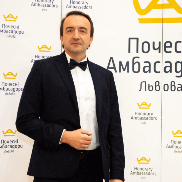 ОЛЕГ ЯСЬКІВ